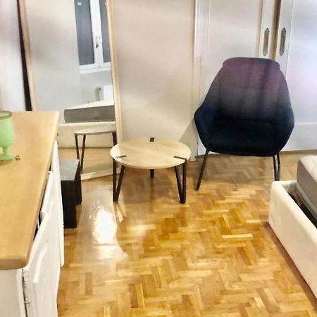Economy Shared Apartment C In Central Афіни Екстер'єр фото