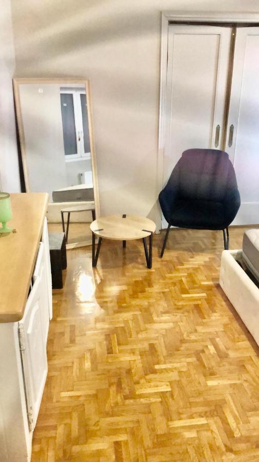 Economy Shared Apartment C In Central Афіни Екстер'єр фото