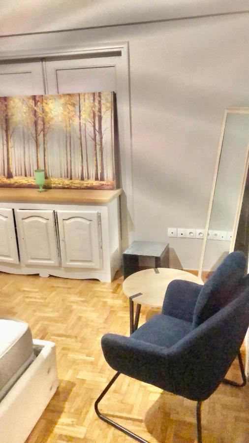 Economy Shared Apartment C In Central Афіни Екстер'єр фото